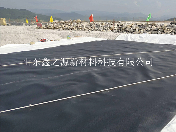 沼氣池黑膜施工的具體要求：精細(xì)施工，確保高效運(yùn)行