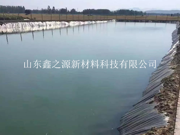 如何處理蓄水池hdpe土工膜的熱膨脹問題？